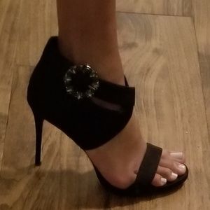 RESERVED Vince Camuto